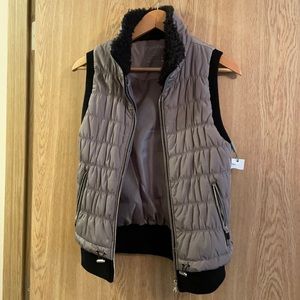 Calvin Klein performance vest small like new